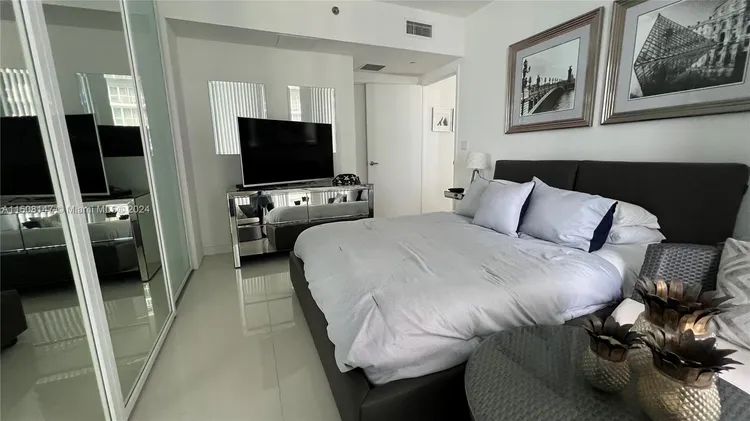 Icon Brickell II #4308 image #24