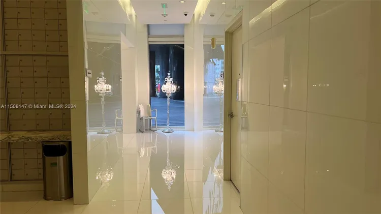 Icon Brickell II #4308 image #6