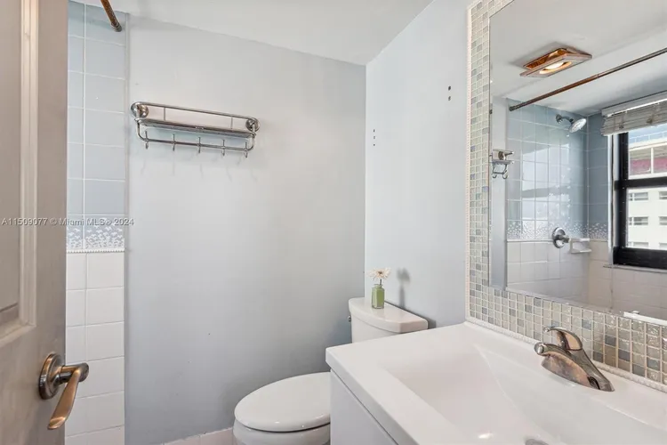 Vendome Place #801 image #13