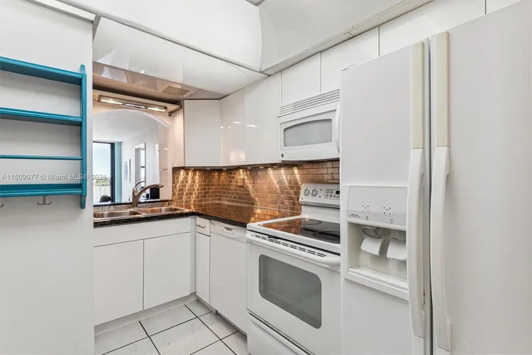 Vendome Place #801 image #6
