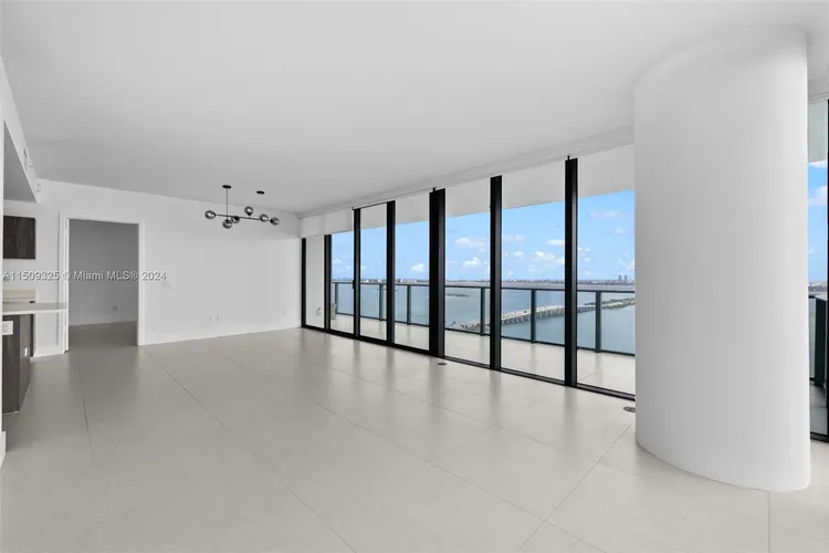 One Paraiso #3401 image #11