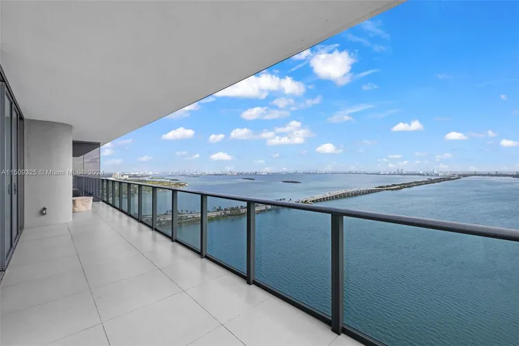 One Paraiso #3401 image #12