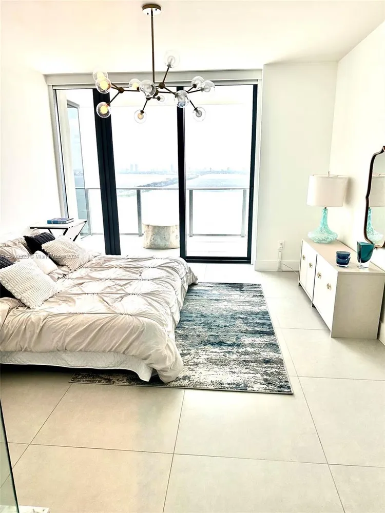 One Paraiso #3401 image #13