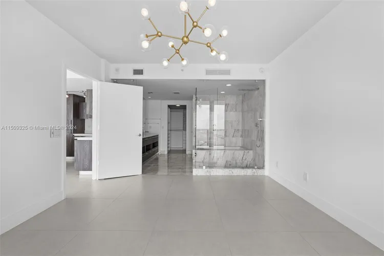 One Paraiso #3401 image #17