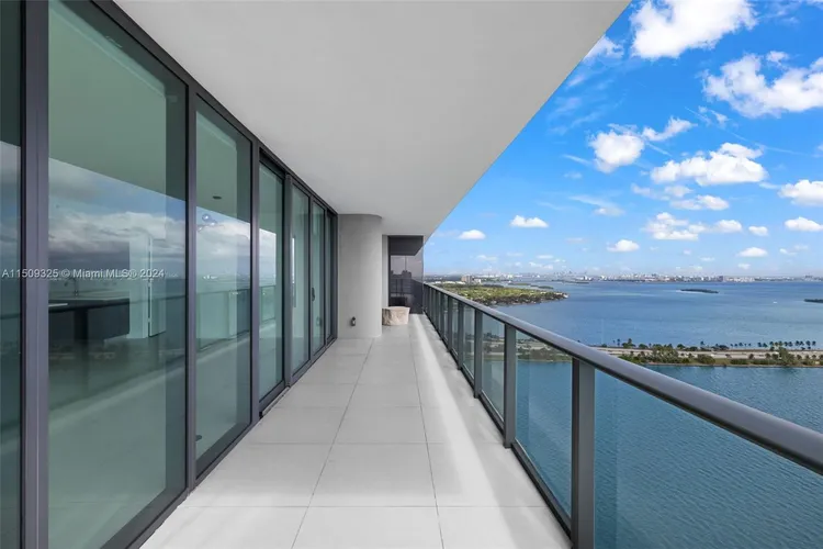 One Paraiso #3401 image #18