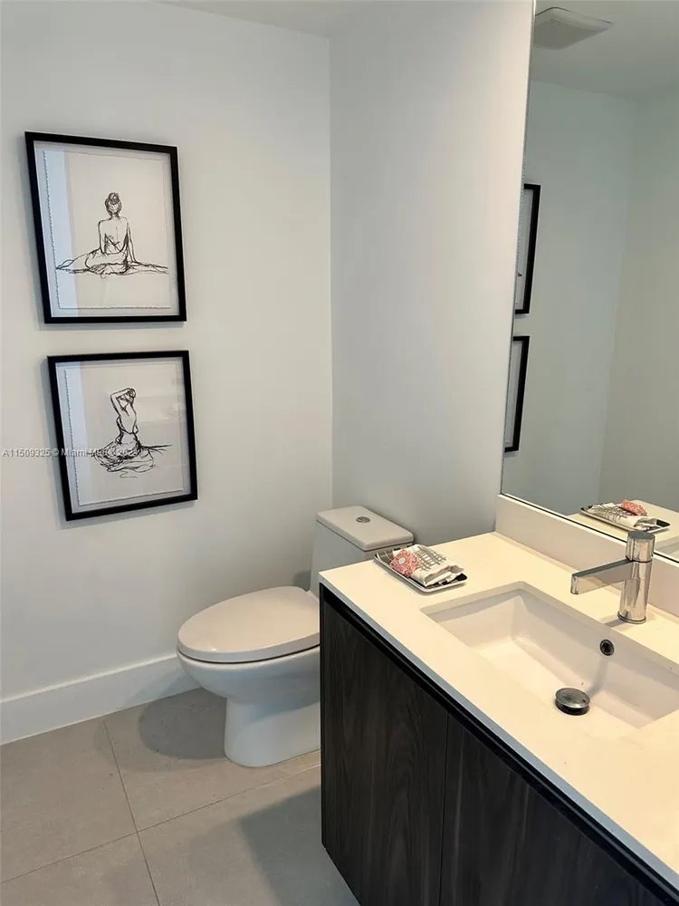 One Paraiso #3401 image #27