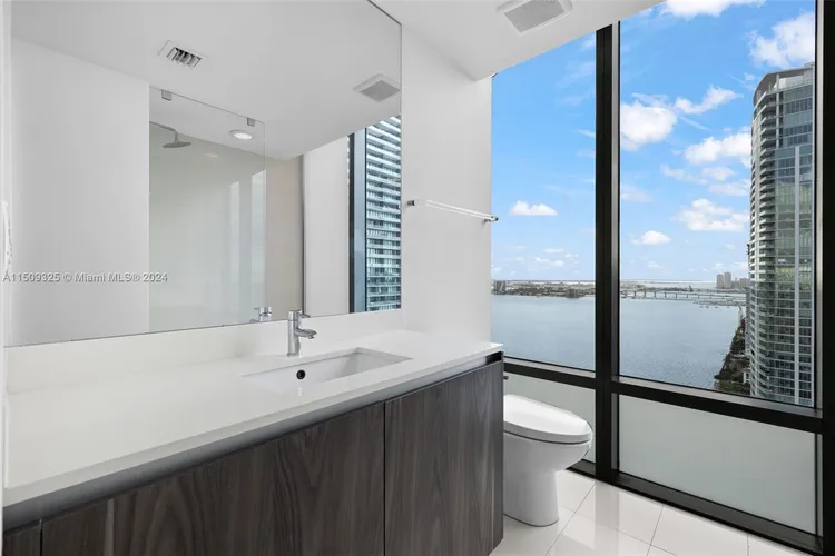 One Paraiso #3401 image #29