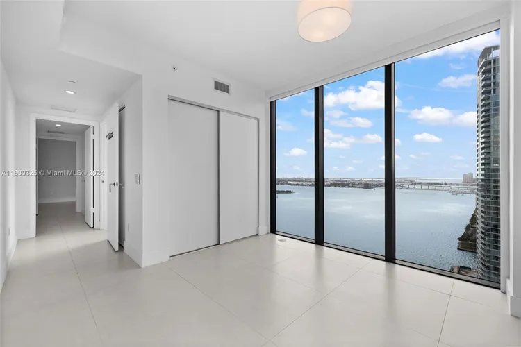 One Paraiso #3401 image #30