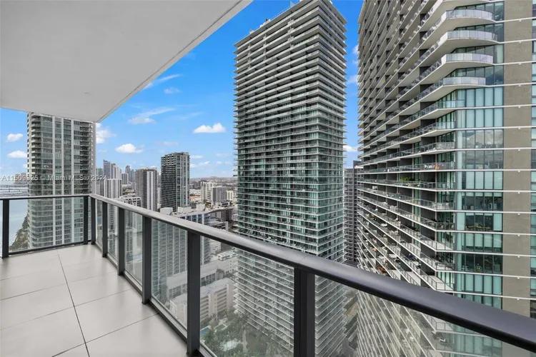 One Paraiso #3401 image #32