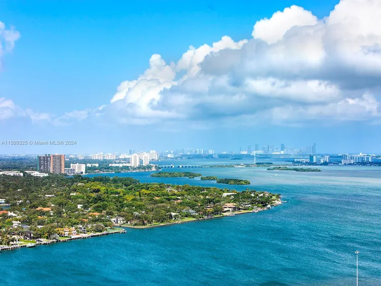 One Paraiso #3401 image #36