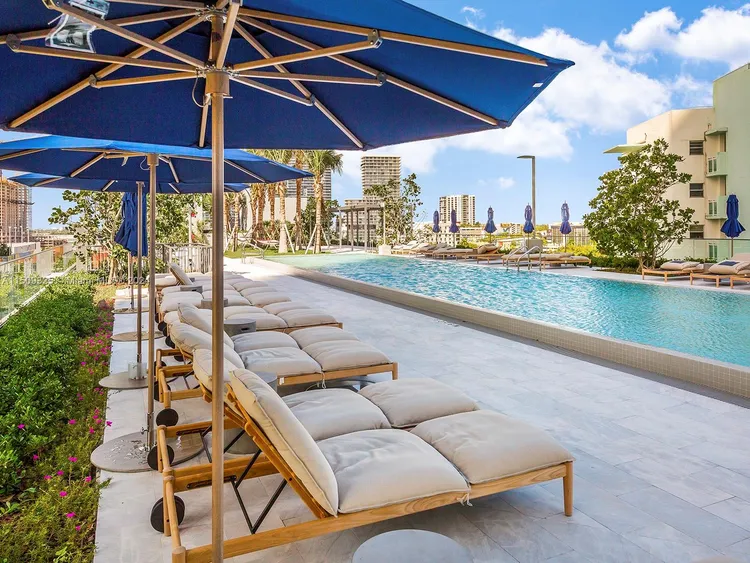 One Paraiso #3401 image #42