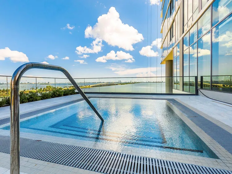 One Paraiso #3401 image #43