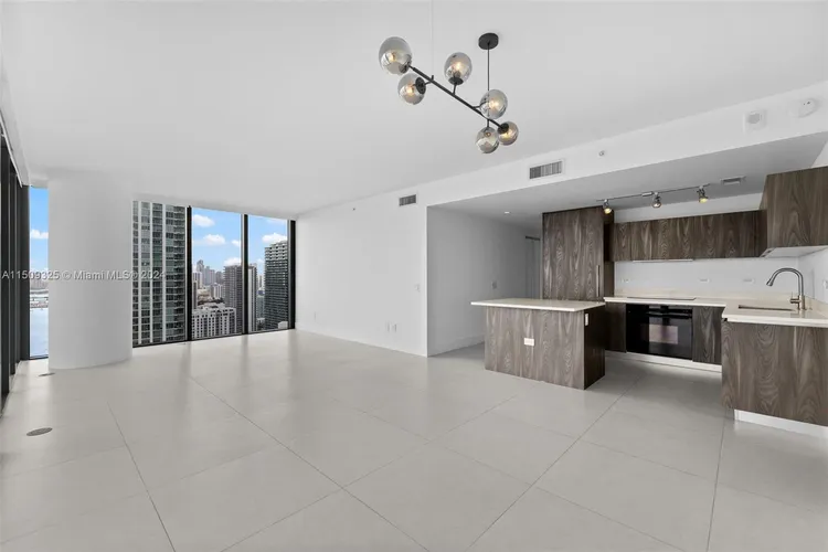 One Paraiso #3401 image #8