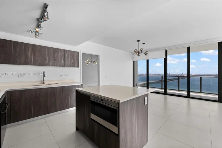 One Paraiso #3401 image #9