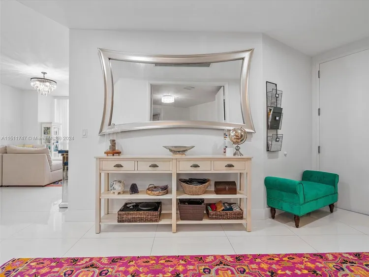 Trump Tower 2 #2607 image #18