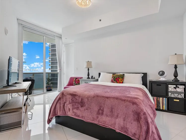 Trump Tower 2 #2607 image #19