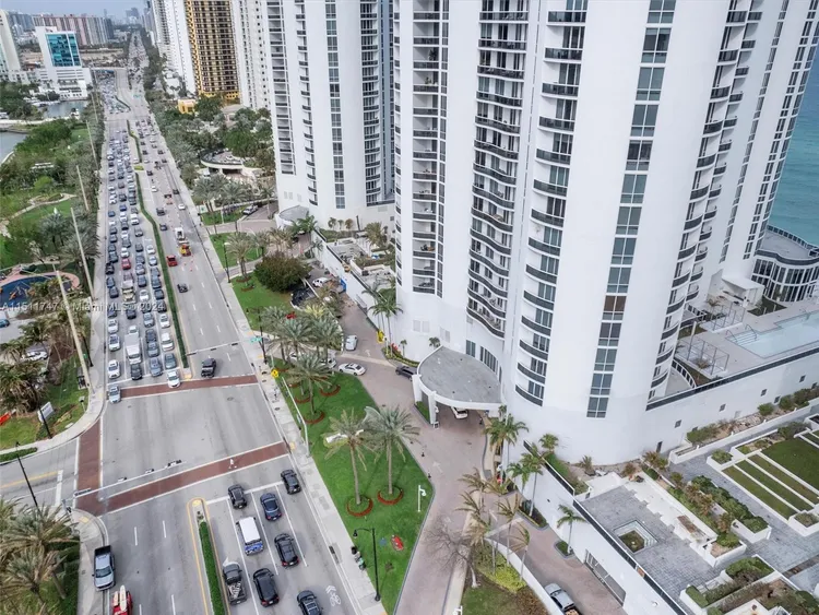 Trump Tower 2 #2607 image #41