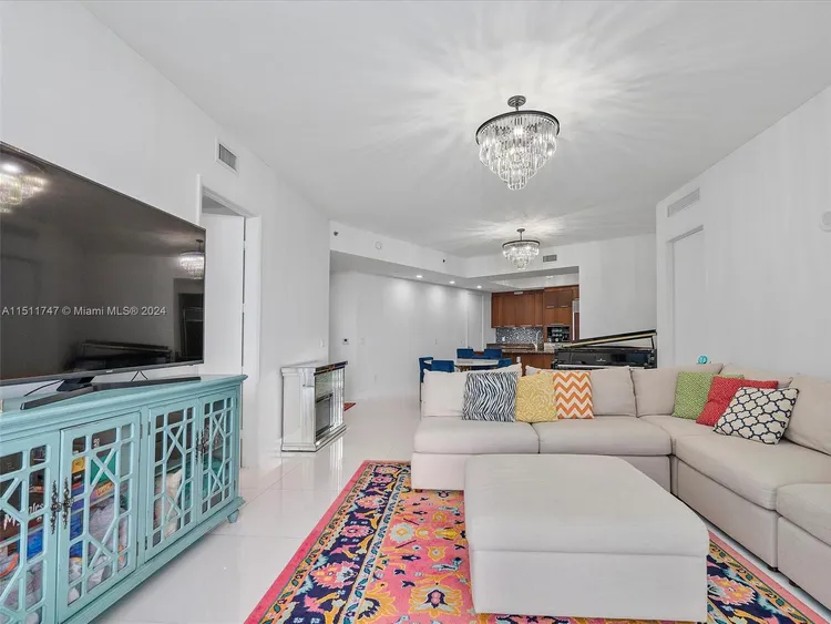 Trump Tower 2 #2607 image #6