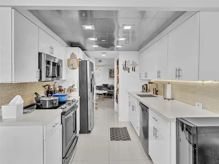 Williams Island 3000 #2501 image #11