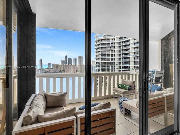 Williams Island 3000 #2501 image #14