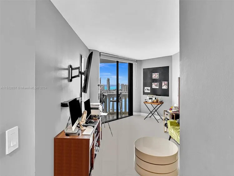 Williams Island 3000 #2501 image #18