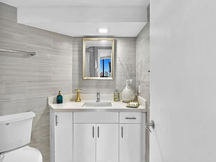 Williams Island 3000 #2501 image #22