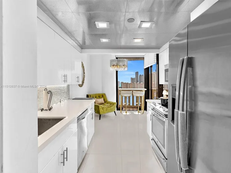 Williams Island 3000 #2501 image #9