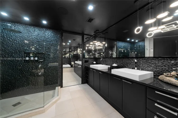 Bath Club #1803 image #17