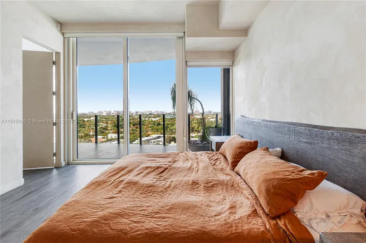 Park Grove Club Residences #1606 image #12