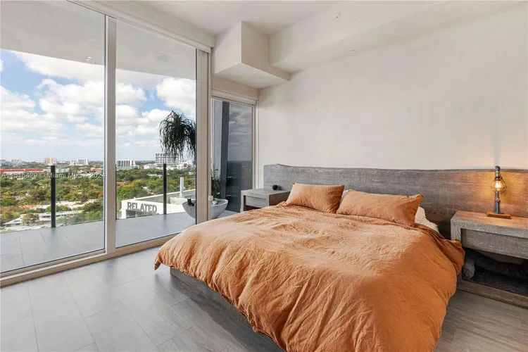 Park Grove Club Residences #1606 image #13