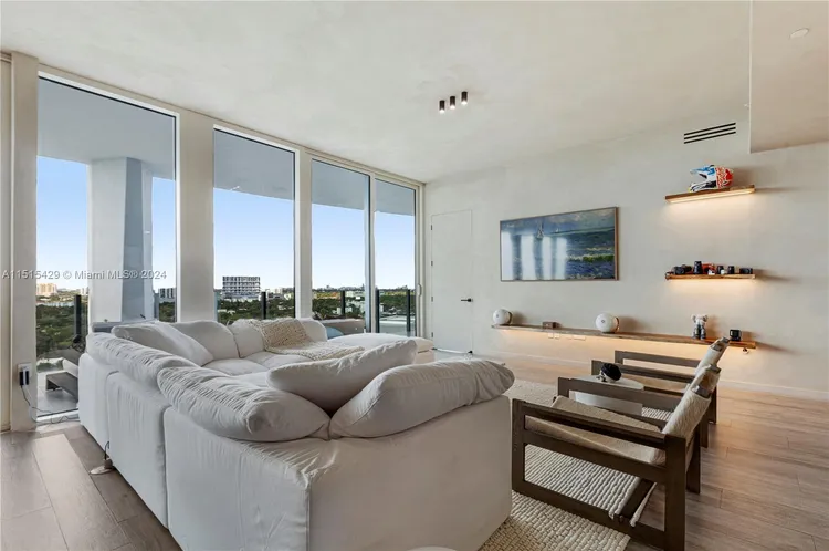 Park Grove Club Residences #1606 image #6