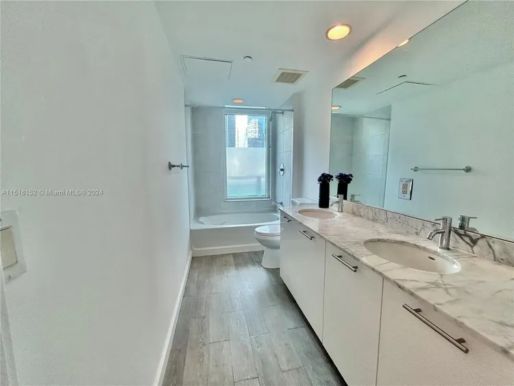 The Plaza on Brickell North #801 image #10