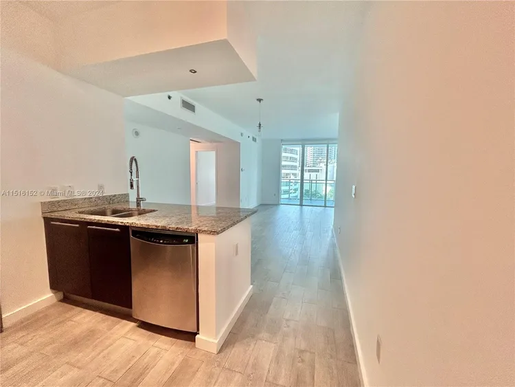 The Plaza on Brickell North #801 image #7