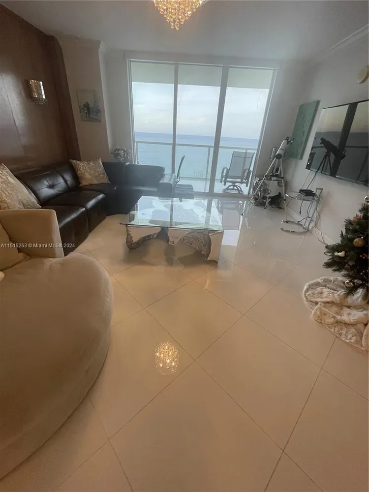 La Perla #1602 image #7