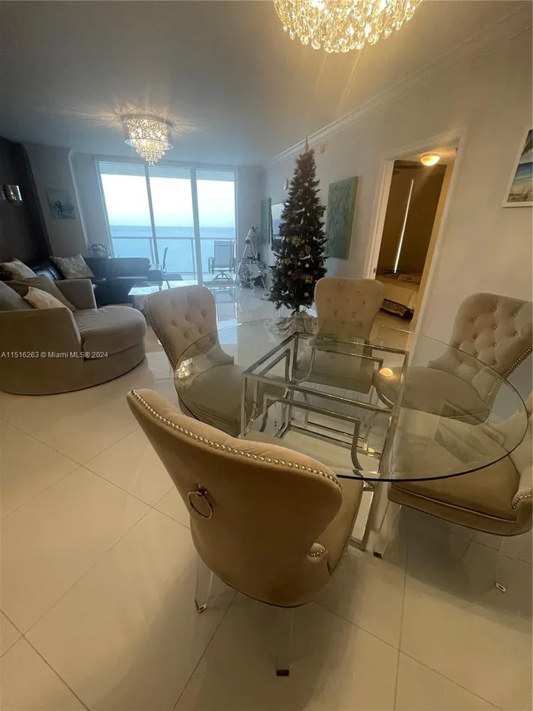 La Perla #1602 image #8