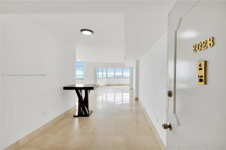 Four Ambassadors #2028 image #36