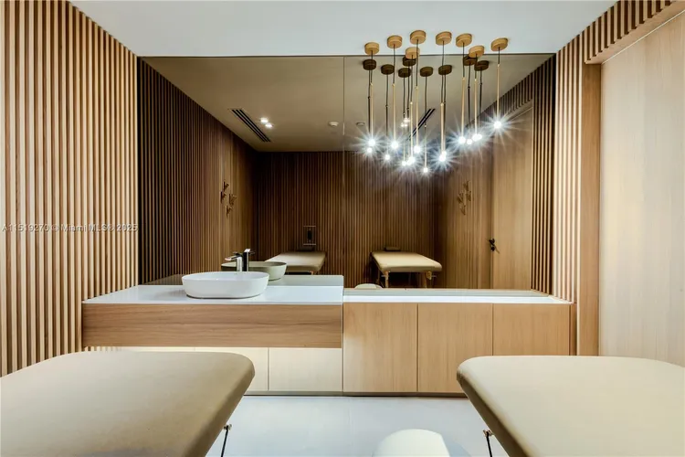 Onda Residences #504 image #21