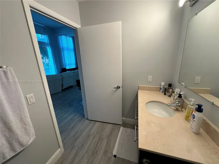 Quantum on the Bay #512 image #18