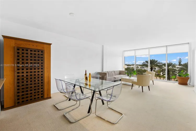 Harbour House #428 image #10