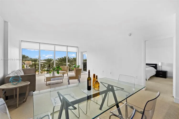 Harbour House #428 image #11