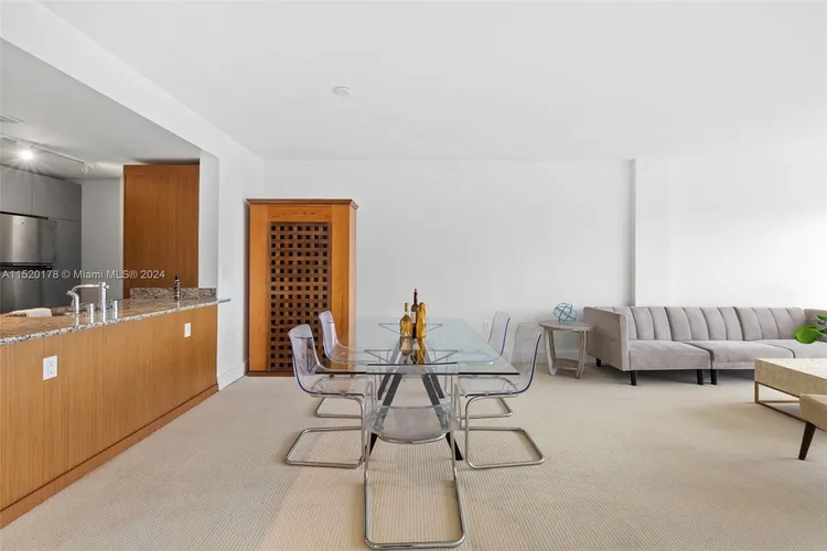 Harbour House #428 image #12