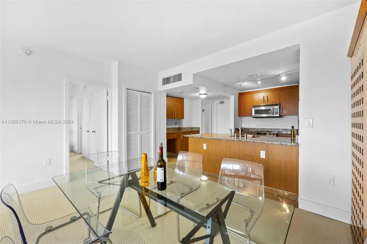 Harbour House #428 image #13