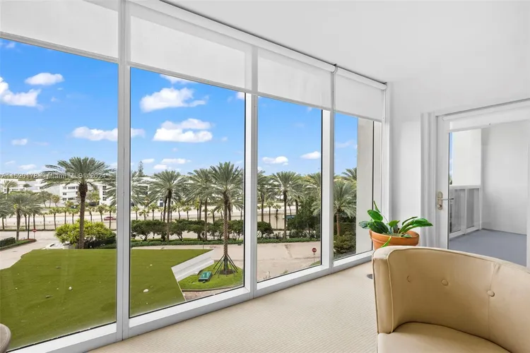 Harbour House #428 image #17