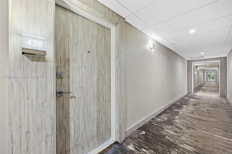 Harbour House #428 image #23