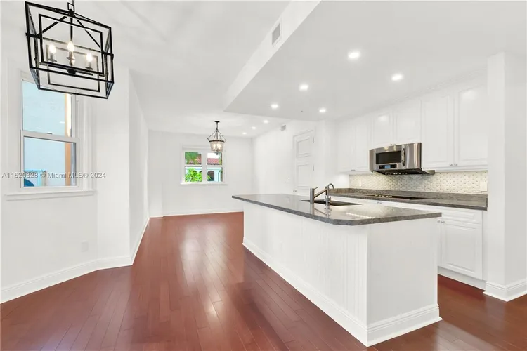 Padua Condo Deering Bay #217 image #9