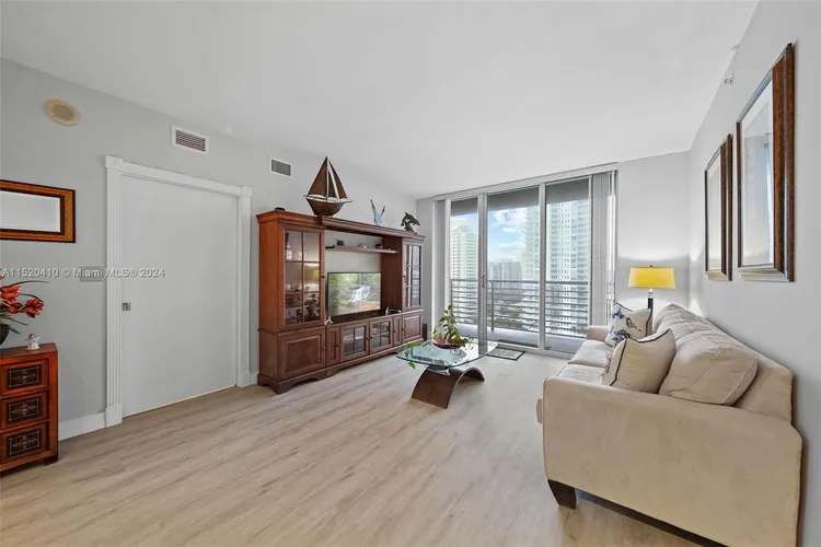 One Miami #1619 image #15