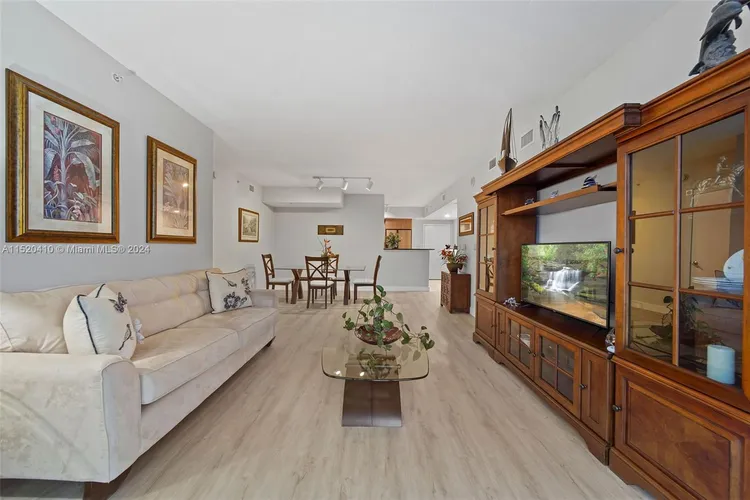 One Miami #1619 image #16