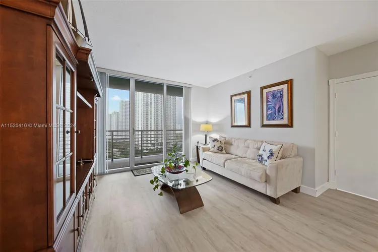 One Miami #1619 image #17