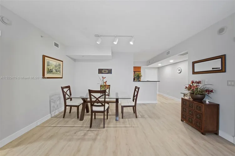 One Miami #1619 image #18