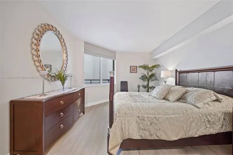 One Miami #1619 image #26